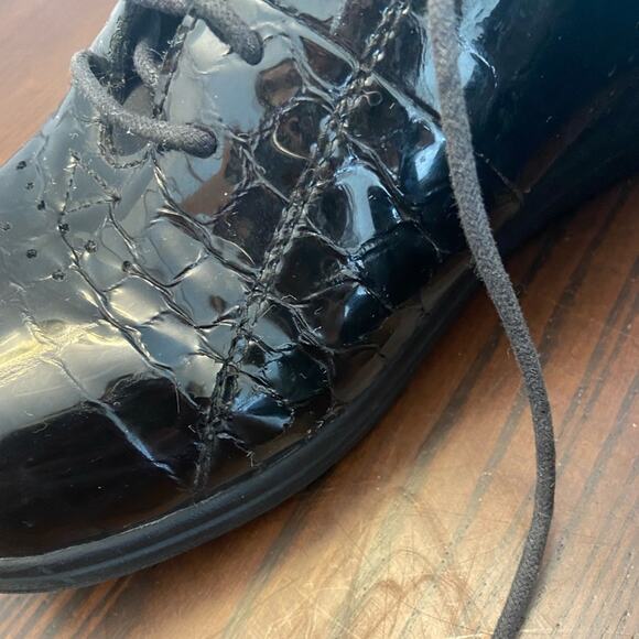 Drew Tulip Comfort Sneakers - Picture 4 of 7